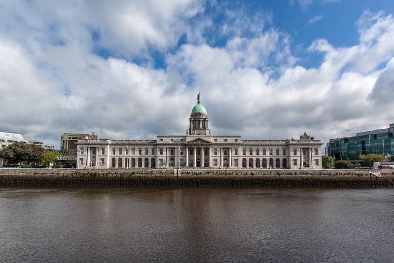 Dublins-Custom-House-from-accross-the-River-Liffey-Credit-Tim-Sackton_Flickr